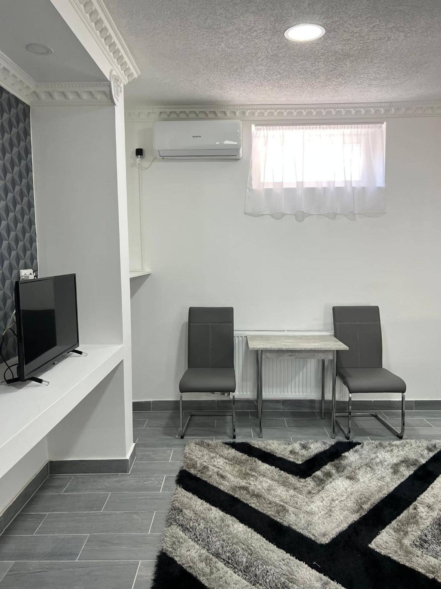 Adel Apartman Kisujszallas Экстерьер фото