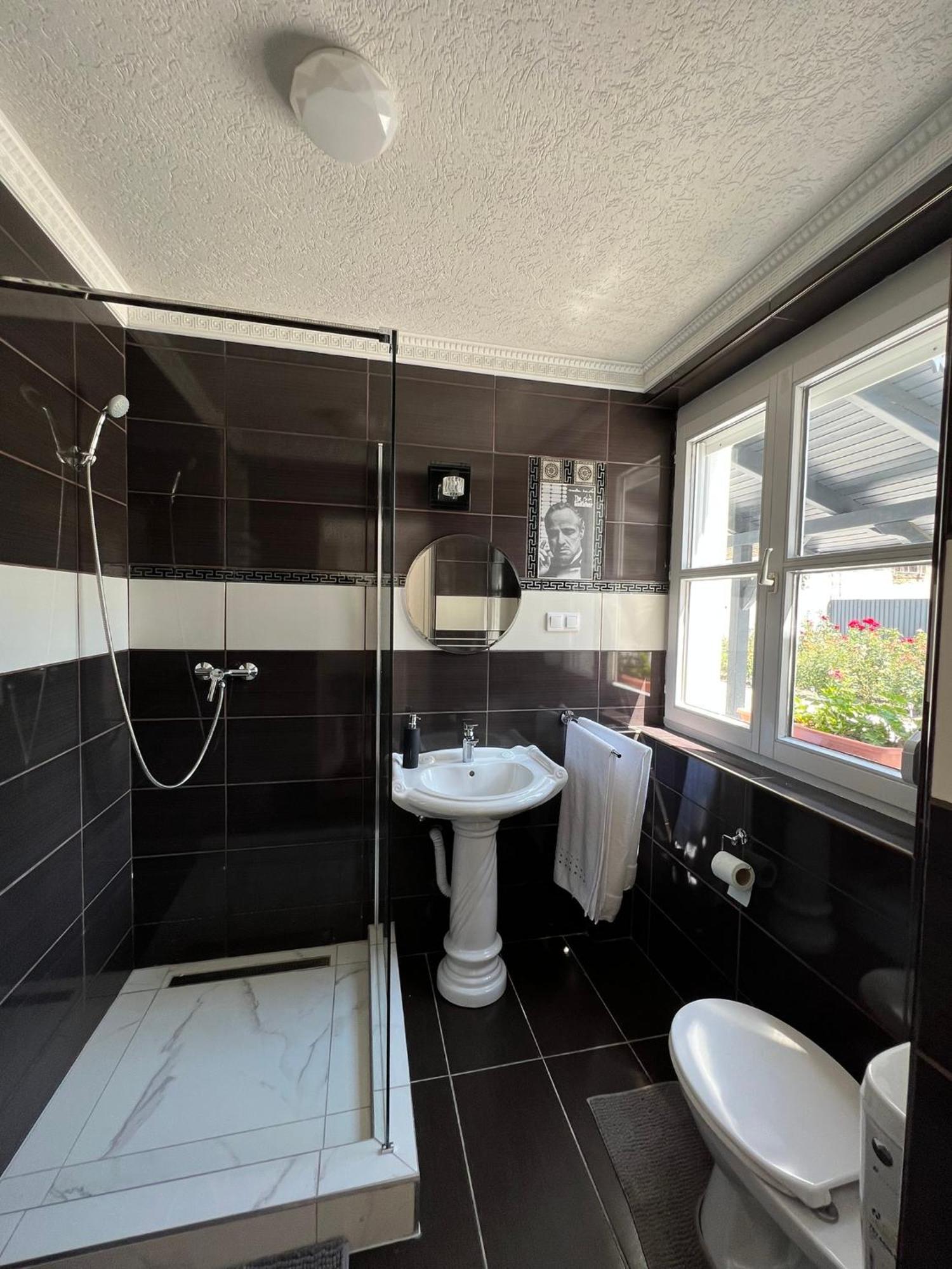 Adel Apartman Kisujszallas Экстерьер фото
