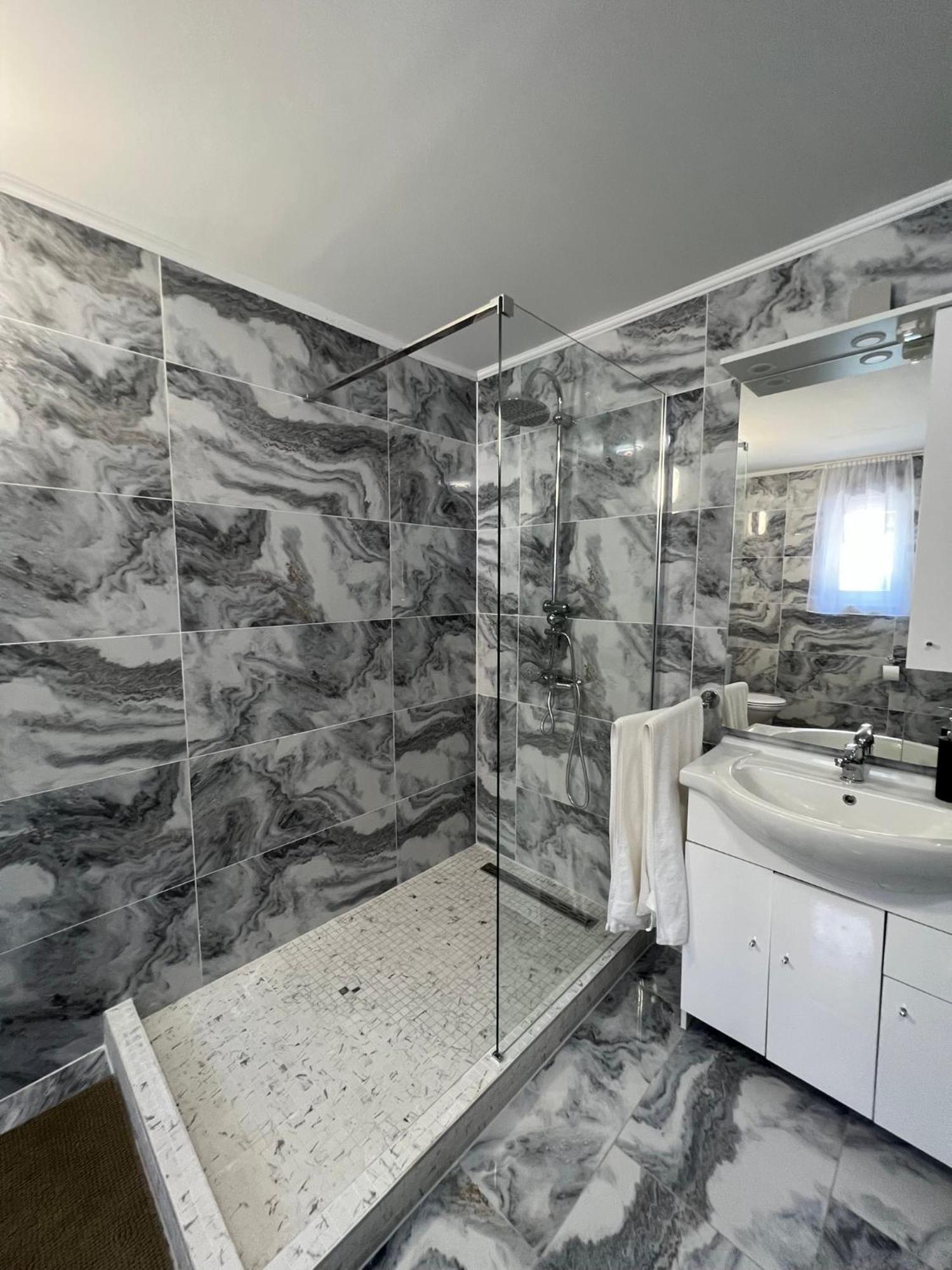 Adel Apartman Kisujszallas Экстерьер фото