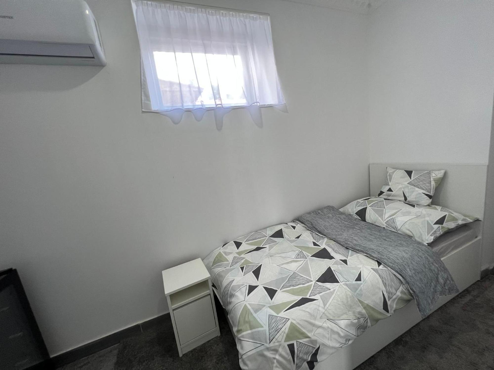 Adel Apartman Kisujszallas Экстерьер фото