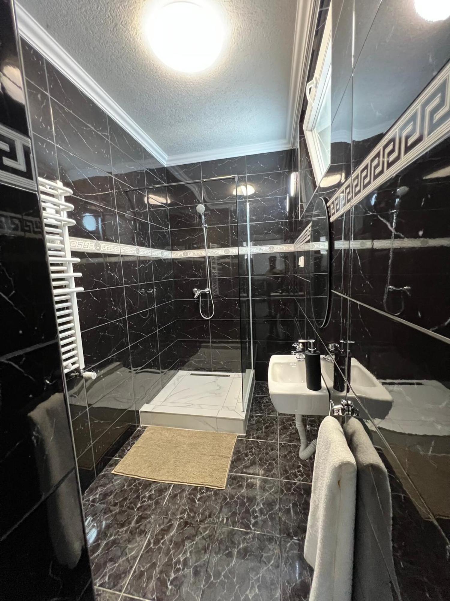 Adel Apartman Kisujszallas Экстерьер фото