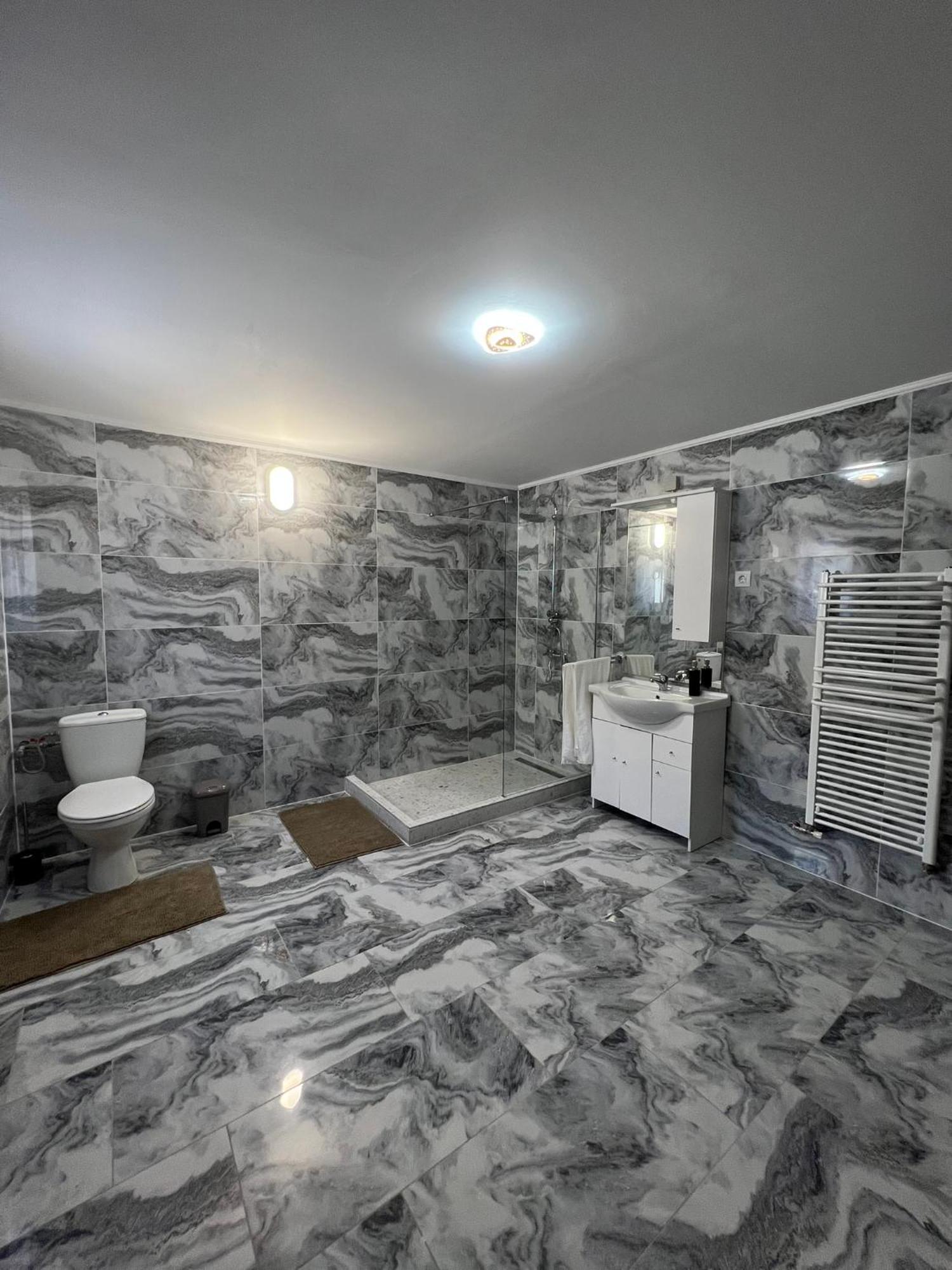 Adel Apartman Kisujszallas Экстерьер фото