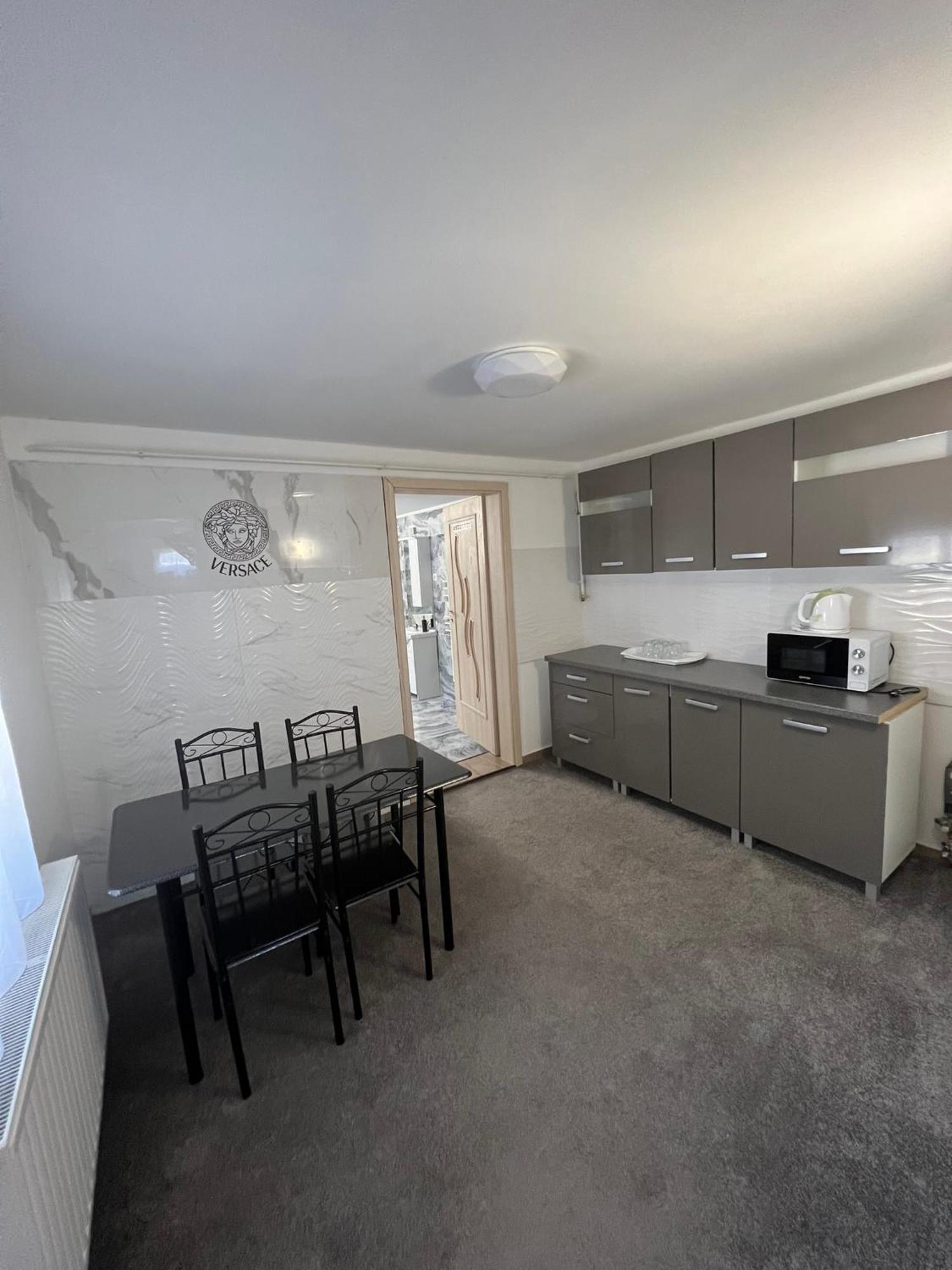 Adel Apartman Kisujszallas Экстерьер фото